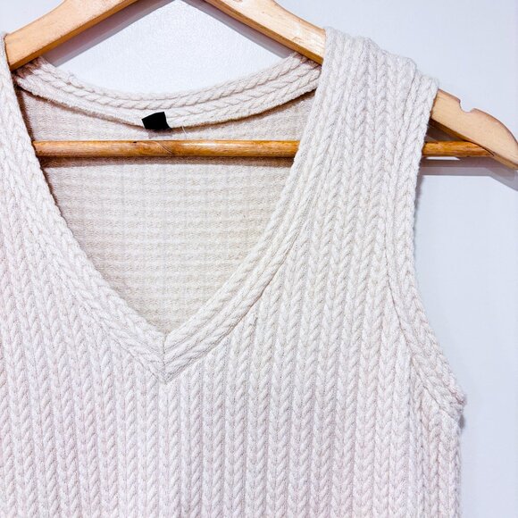 RIEN NE SE PERD, TOUT SE CRÉE – Beige Knit Tunic Tank Top | X-Small * - Picture 4 of 7